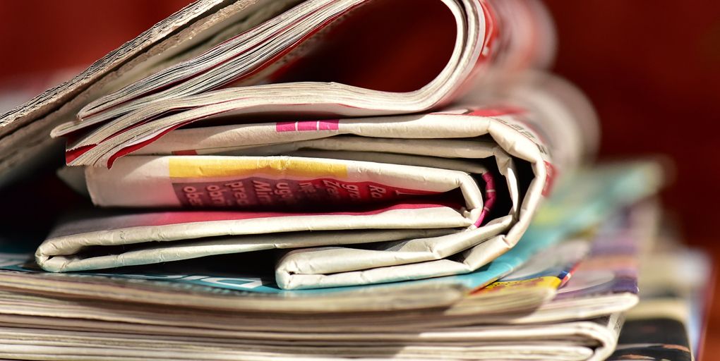 tas de journaux d'information